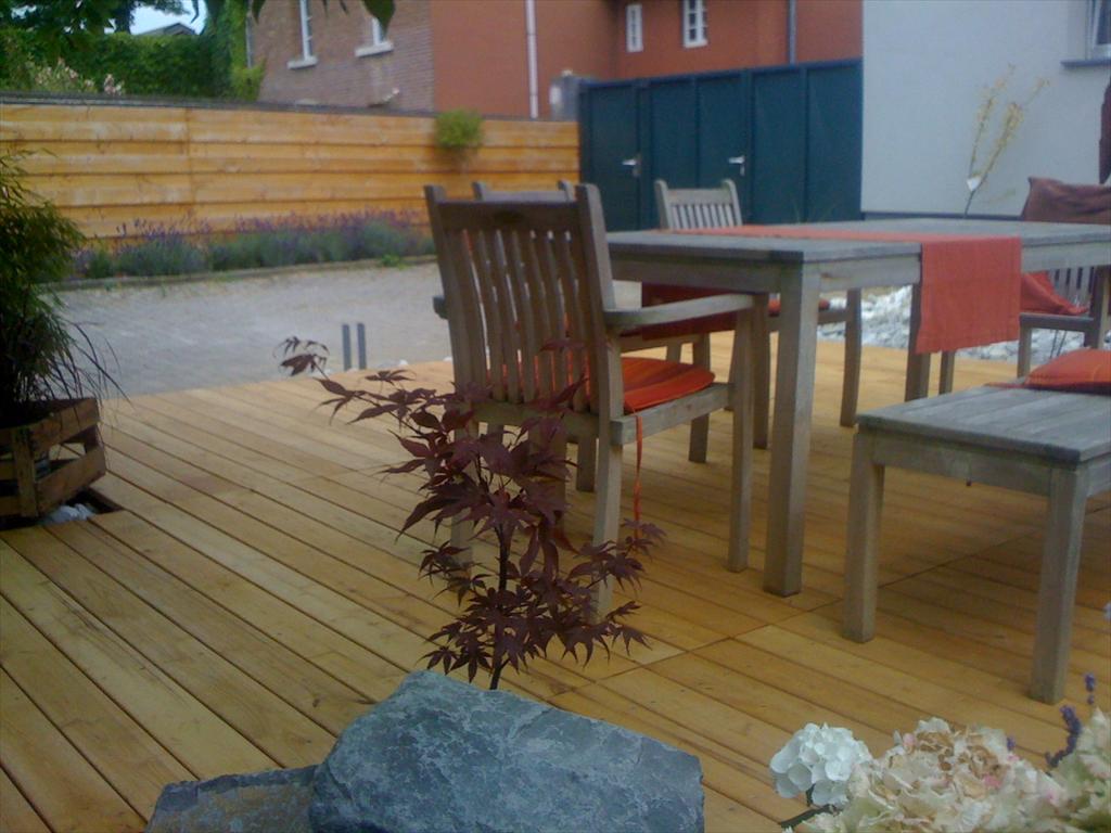 Terrassen-Diele Kastanie 2,4/13/150 cm bis 240 cm glatt, Preis je lfm.