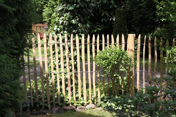 Zaun aus Kastanienholz Staketen Höhe 1,2m